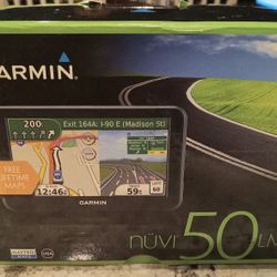 100 % AUTHENTIC GARMIN Drive 50 USA LM GPS Navigator System LIFETIME MAPS Foursquare Data $25