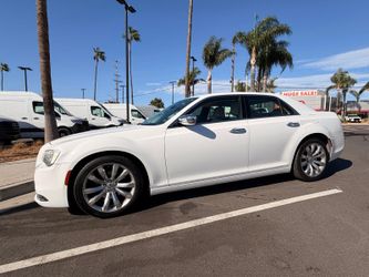 2018 Chrysler 300