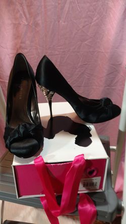 Paris Hilton black satin pumps size 10