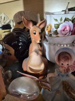 VINTAGE CERAMIC / PORCELAIN FIGURINES.