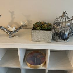 Shelf/Cabinets 