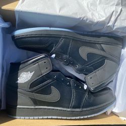 Jordan 1 Mid SE Black White & Wolf Grey 