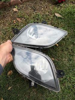 OEM Freightliner Cascadia LED Fog Lights Pair (Left & Right) – Tested & Working!