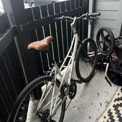 White 10 Speed Bike 