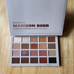 Madison Beer Eyeshadow Pallete