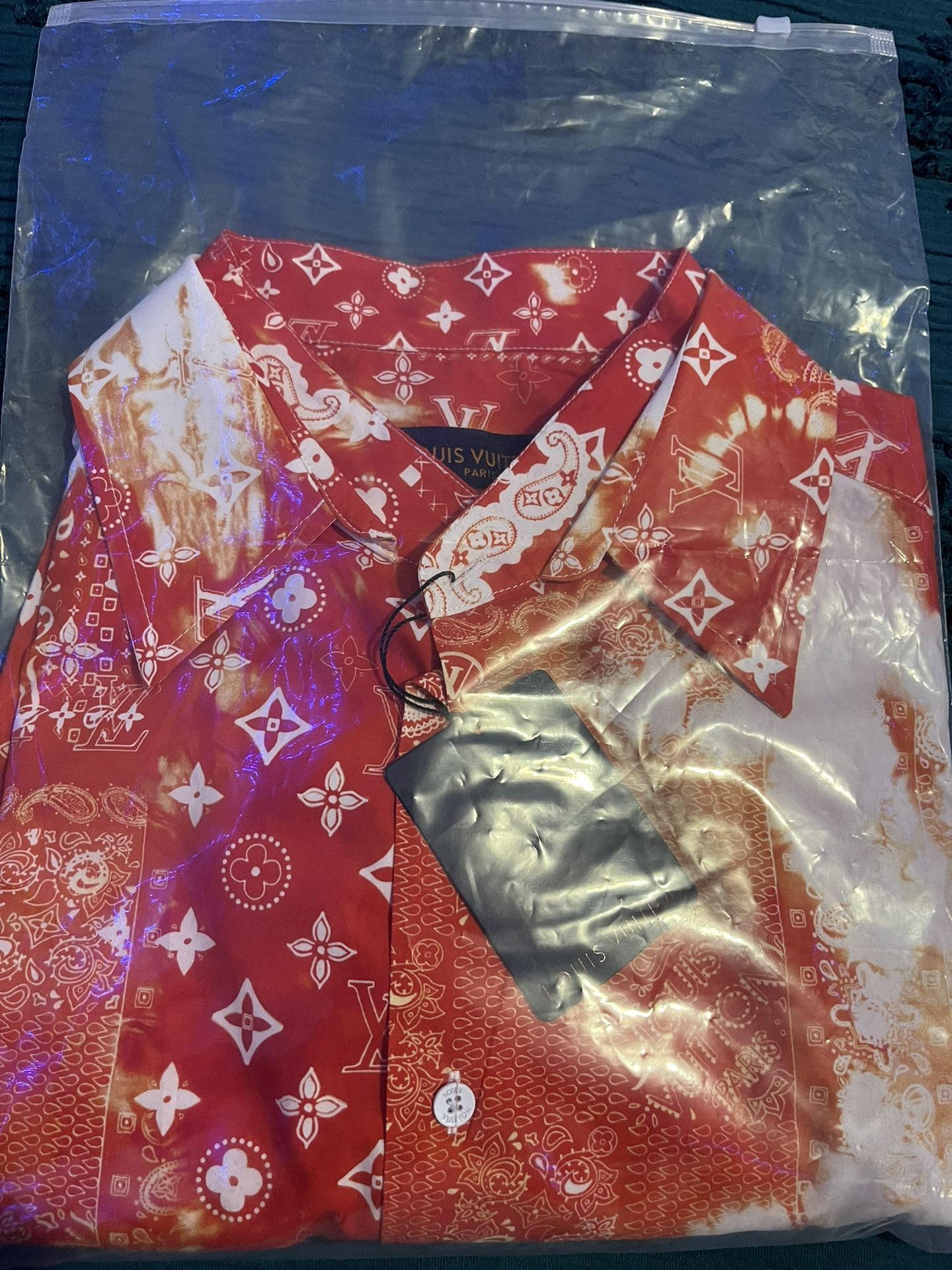 Brand New Louis Vuitton Monogram Bandana Short-Sleeved Shirt (Size: Medium)  for Sale in Valley Stream, NY - OfferUp