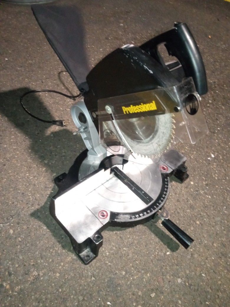 Black And Decker 10" Miter Saw