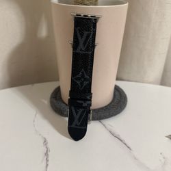 Black apple watch strap