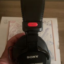 Sony MDR-7506 Stereo Headphones