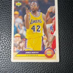 Los Angeles Lakers 1992 - 93 Basketball Card 