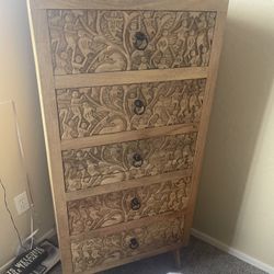 Dresser 