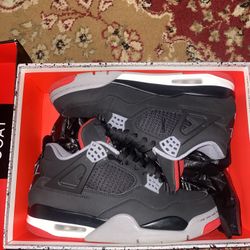 Bred 4s Size 9.5 
