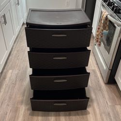 Plastic Drawers Set