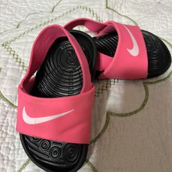 Sandalias de niña, número cuatro