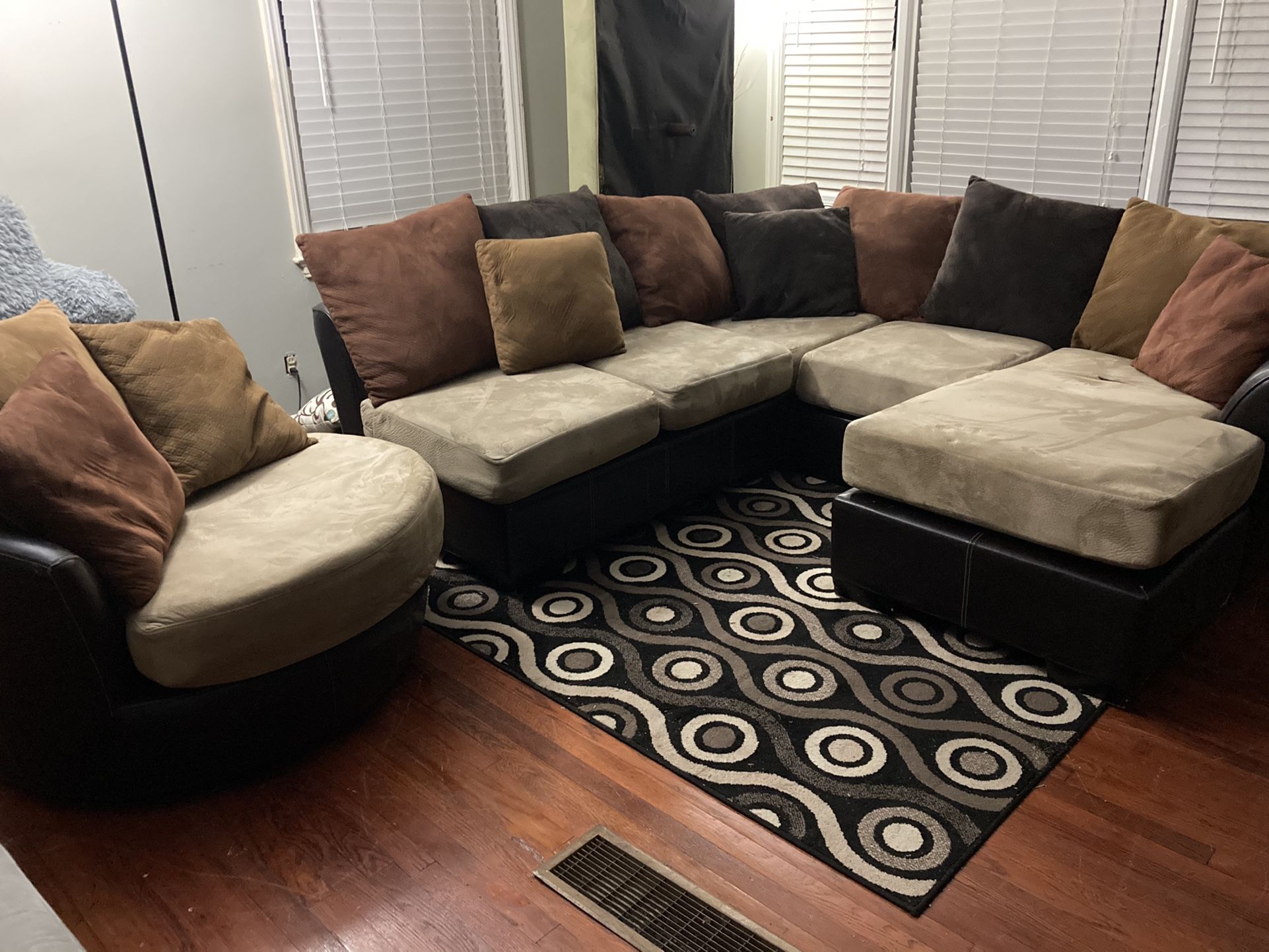 HAVERTYS PLUSH USED MOCHA SMALL 3PC SECTIONAL & REVOLVING CHAIR $399 OBO...ALL OFFERS WELCOME!!