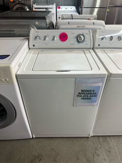 WHIRLPOOL TOP LOAD WASHER HAS AGITATOR