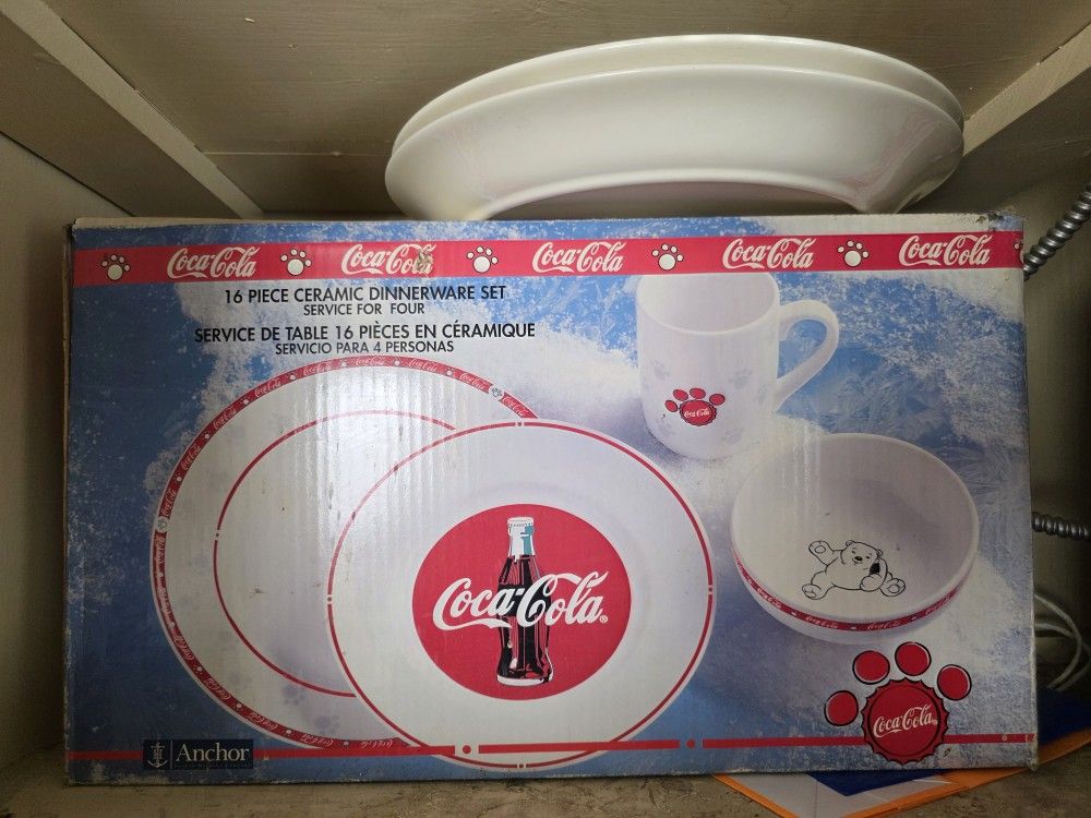 Coca-Cola Ceramic Dinnerware Vintage Polar Bear Brand Anchor Hocking 16 Piece Place Setting for 4