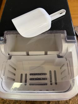 Portable Ice Maker with Scoop