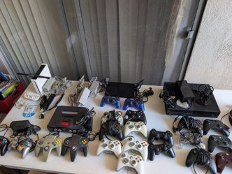 Video Games Collection bundle (( NOT SOLD SEPARATELY))