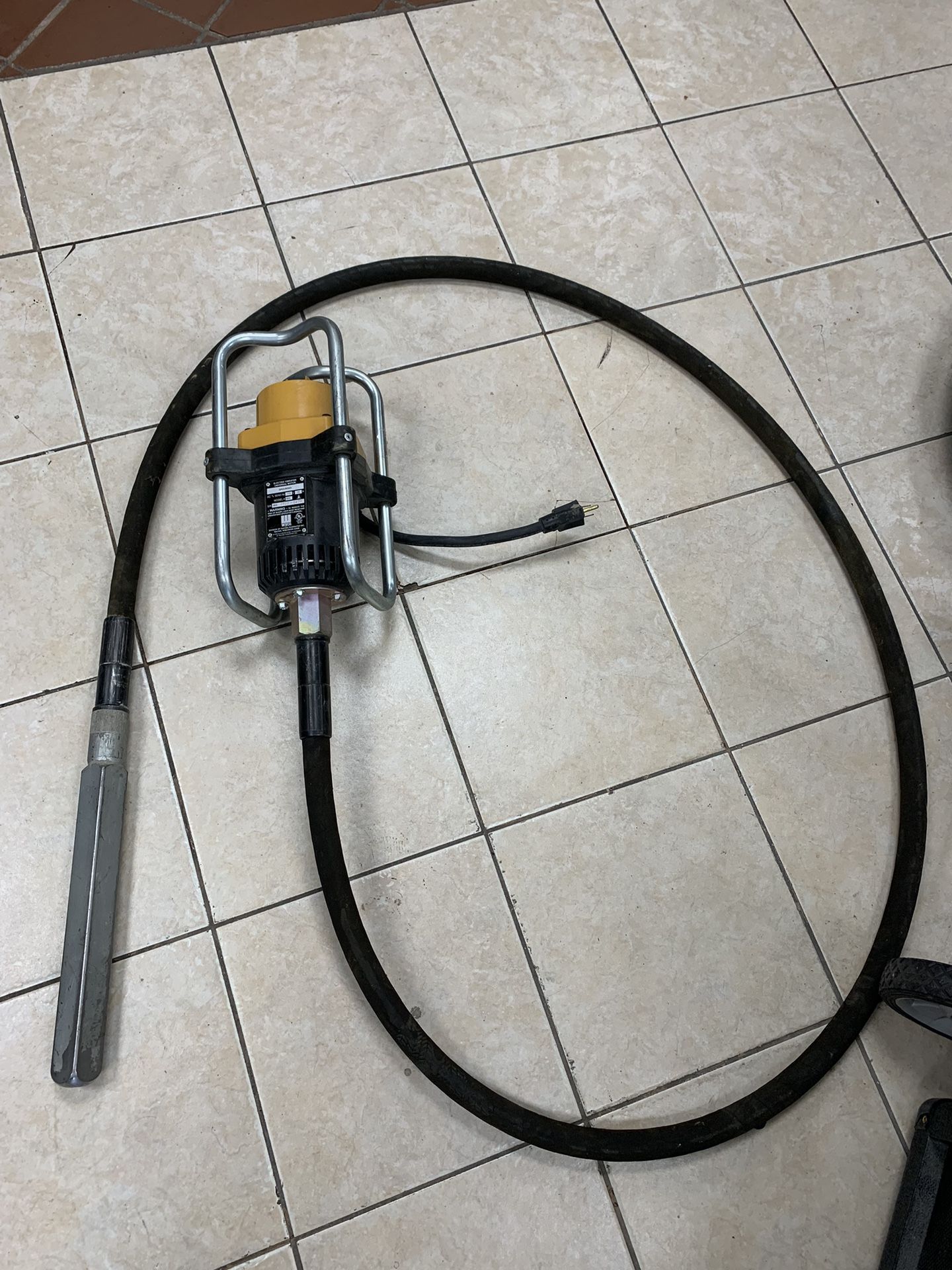 500 Wyco 993 Concrete Vibrator System — 11ft. shaft, 1 1/4in. Square