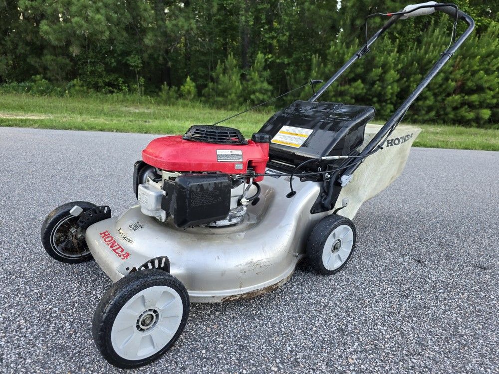 Honda 21" Twin Blade Self Propelled lawn mower