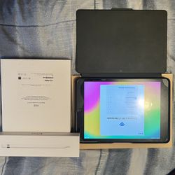 ipad (9th generation 2022) 64gb WiFi w/ pencil