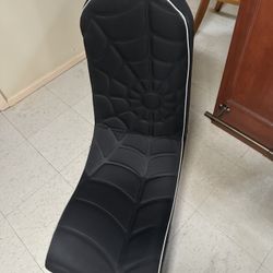 BoomChair Web for home entertainment and music (does not have Bluetooth)