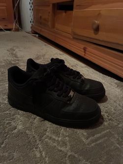 Nike Air Force 1 Triple Black Low Sneakers