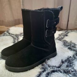 Boots size 6 women's Bearpaw