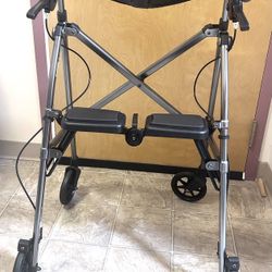 Foldable walker For Sale