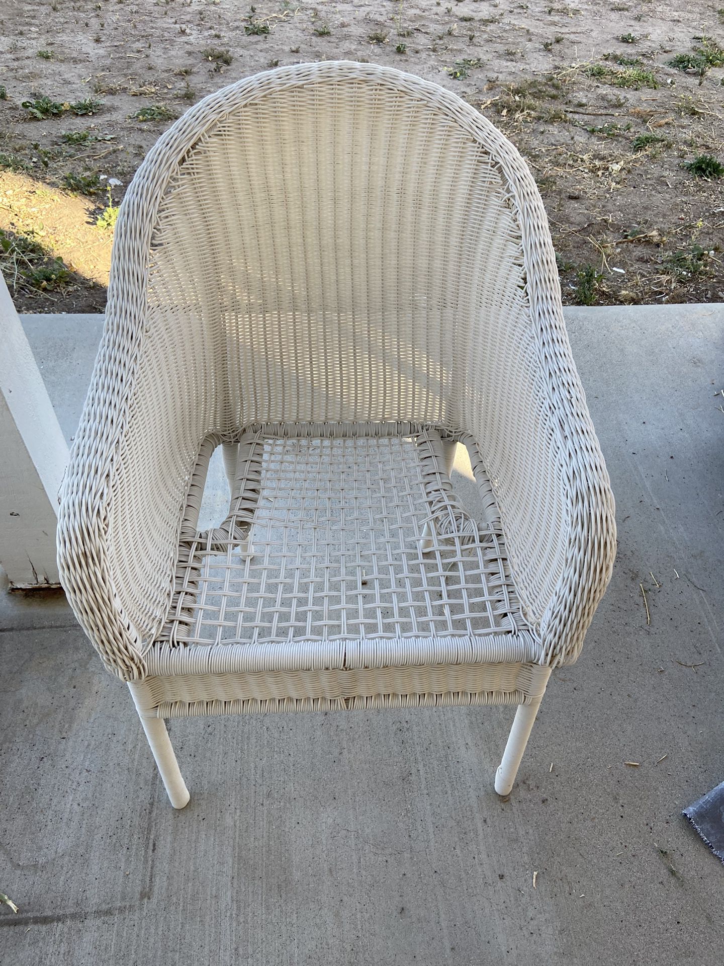 Outdoor Patio Chairs Set of 4 $10 Each