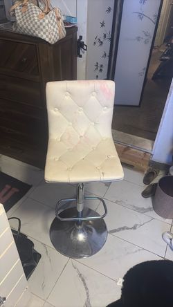Vanity chair