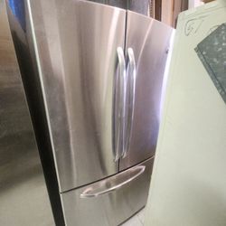 GE Refrigerator 