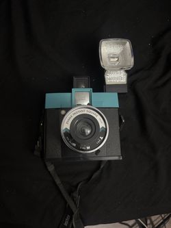 Diana Instant Square Camera with Flash Classic Edition