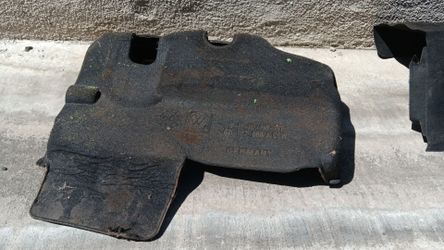 VW Engine Cover/Dampener '09