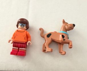 Lego Velma and Scooby Do minifig
