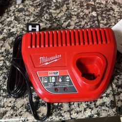 Milwaukee M12 Charger