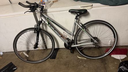 Columbia KrossX Hybrid Bike