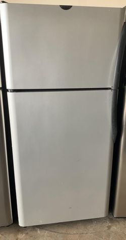 Frigidaire Top Mount  White Refrigerator
