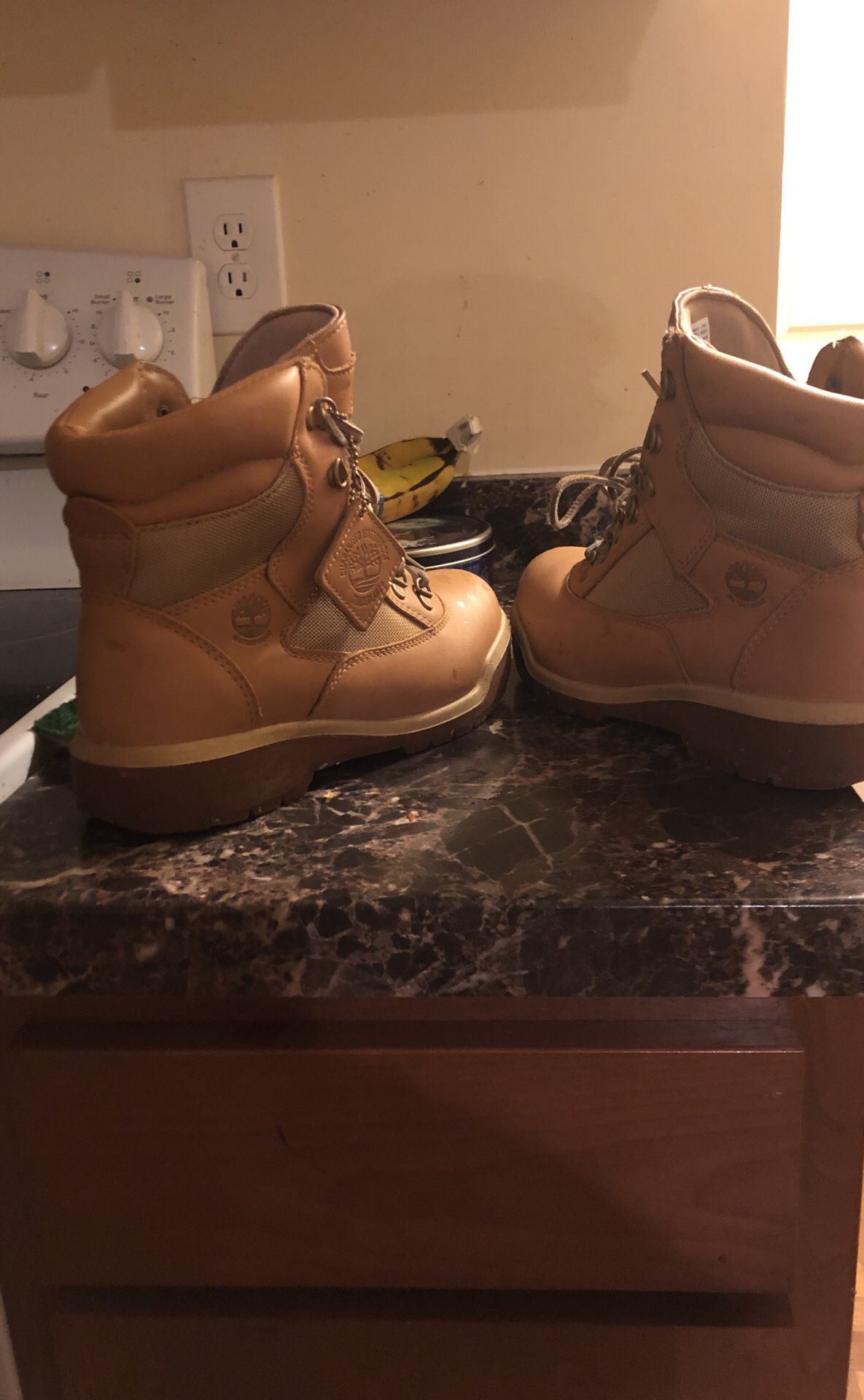 Fresh timberlands. Like new. . Size 9