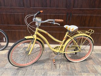 Women’s Huffy Beach Cruiser Bike