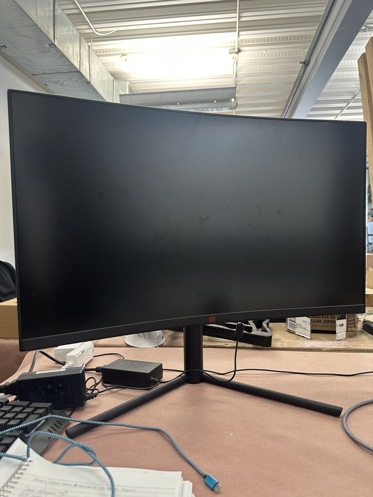Curved Monitor 27 Inches