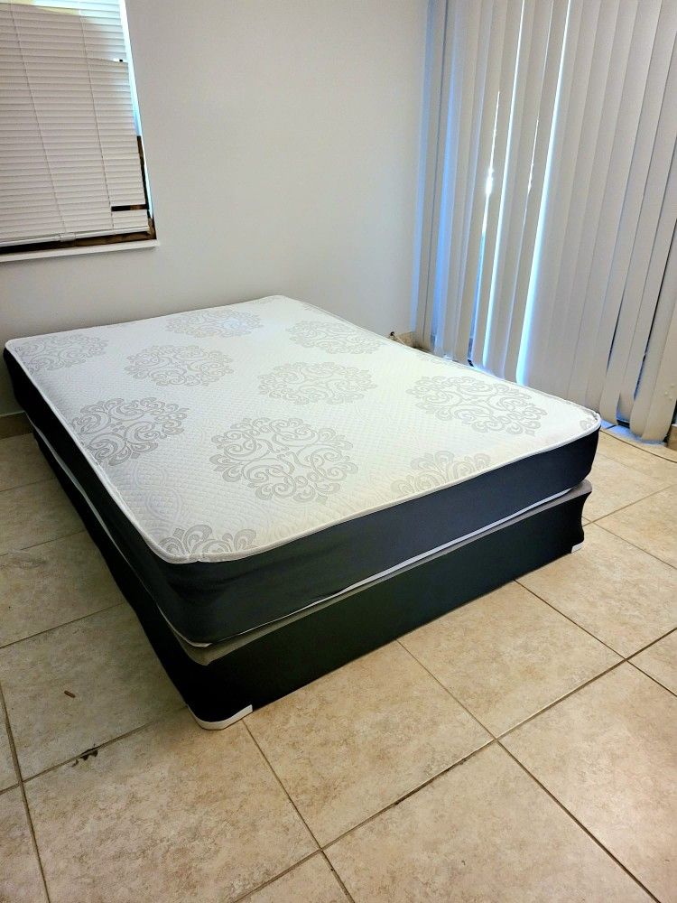 NEW FULL SIZE SET MATTRESS AND BOX SPRING / 2PCS
