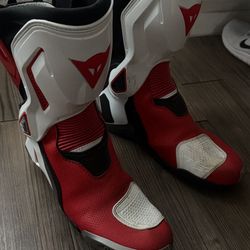 Motorcycle Gear. Dainese Torque 4 Air Boots