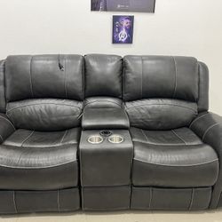 Couch Black 