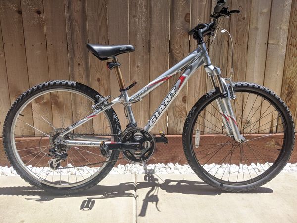 giant boulder se mountain bike price