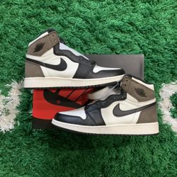 Jordan 1 Retro High Dark Mocha 