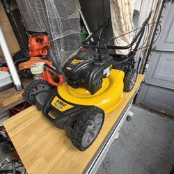 BRAND NEW DEWALT 150cc LAWNMOWER