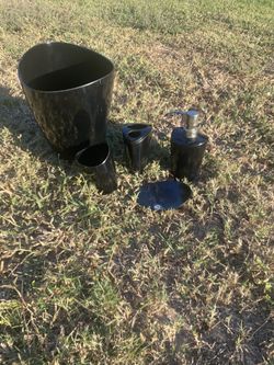Black Bathroom Set