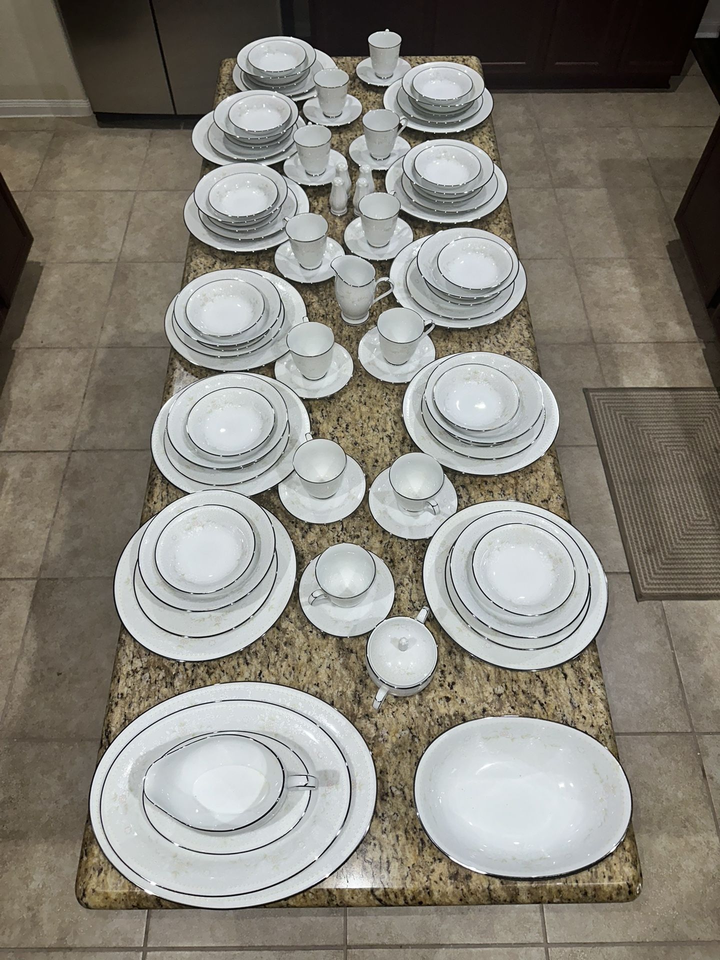 95pc Noritake Temptation China Set, Wedding, Catering, Thanksgiving, Big Dinner, Special Events